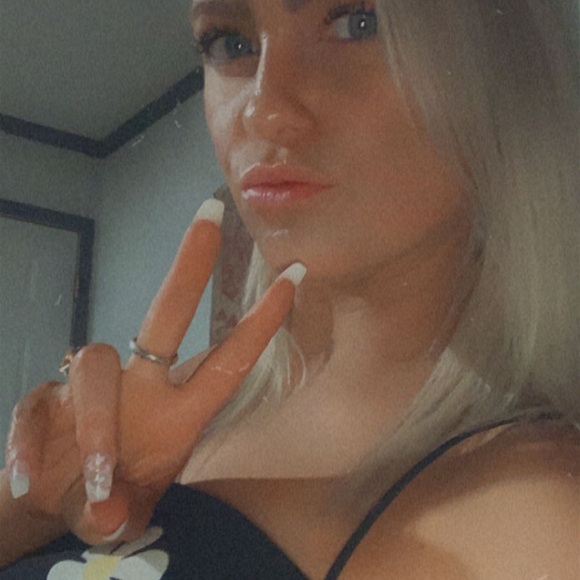 Meet your Posher, Shenee - Picture 3 of 6